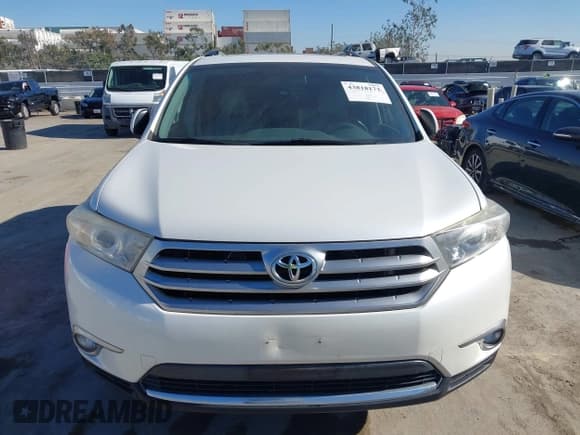 ✅ 2013 Toyota Highlander Limited • VIN: 5TDYK3EH1DS110443 • Lot: 43818172. Listed on IAAI with 111,519 mi. Free auction sales archive from the USA and detailed vehicle history report at DreamBid. Image 12.