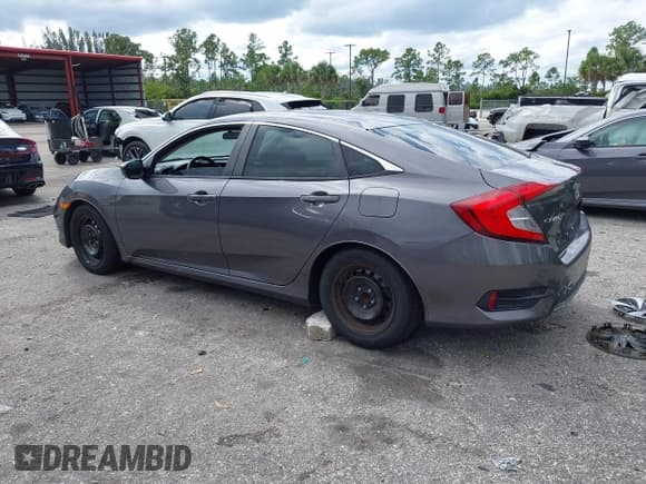 ✅ 2019 Honda Civic LX • VIN: 19XFC2F66KE041462 • Lot: 43564364. Wystawiony na IAAI z przebiegiem Nie podano. Bezpłatny archiwum sprzedaży aukcyjnych z USA i szczegółowy raport historii pojazdu na DreamBid. Zdjęcie 3.