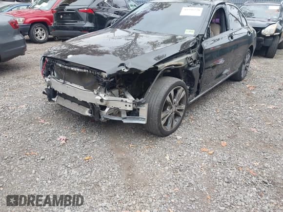 ✅ 2015 Mercedes-Benz C 300 Luxury • VIN: 55SWF4KBXFU008534 • Lot: 43556728. Wystawiony na IAAI z przebiegiem 118 139 mil. Bezpłatny archiwum sprzedaży aukcyjnych z USA i szczegółowy raport historii pojazdu na DreamBid. Zdjęcie 6.