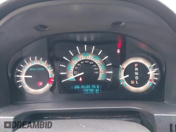 ✅ 2010 Mercury Milan • VIN: 3MEHM0HA1AR630467 • Lot: 43716801. Listed on IAAI with 192,186 mi. Free auction sales archive from the USA and detailed vehicle history report at DreamBid. Image 7.