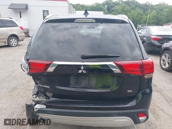 ✅ 2020 Mitsubishi Outlander ES • VIN: JA4AZ3A36LZ030134 • Лот: 42712700. Опубликован ранее на IAAI с пробегом 100 488 миль. Бесплатный доступ к архиву аукционных продаж из США и подробный отчёт об истории автомобиля на DreamBid. Изображение 16.