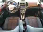 2015 Chevrolet Sonic LT с VIN 1G1JC5SH3F4213174, выставлен на аукционе Copart как лот 84523535 с пробегом 167 685 миль миль и Чистый • Clean title. История ставок и продаж доступна на DreamBid. Изображение 8.