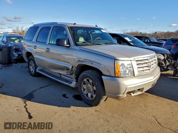 ✅ 2004 Cadillac Escalade • VIN: 1GYEK63N74R315335 • Lot: 93895335. Wystawiony na Copart z przebiegiem 224 267 mil. Bezpłatny archiwum sprzedaży aukcyjnych z USA i szczegółowy raport historii pojazdu na DreamBid. Zdjęcie 4.