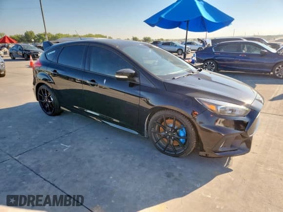 ✅ 2017 Ford Focus RS • VIN: WF0DP3TH1H4120147 • Lot: 84587585. Wystawiony na Copart z przebiegiem 81 267 mil. Bezpłatny archiwum sprzedaży aukcyjnych z USA i szczegółowy raport historii pojazdu na DreamBid. Zdjęcie 4.