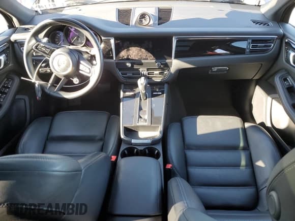 ✅ 2022 Porsche Macan • VIN: WP1AA2A51NLB04069 • Lot: 92630095. Wystawiony na Copart z przebiegiem 19 558 mil. Bezpłatny archiwum sprzedaży aukcyjnych z USA i szczegółowy raport historii pojazdu na DreamBid. Zdjęcie 8.