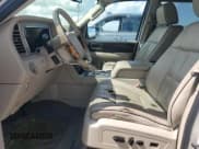 ✅ 2007 Lincoln Navigator • VIN: 5LMFU27567LJ12959 • Lot: 61891815. Wystawiony na Copart z przebiegiem 217 307 mil. Bezpłatny archiwum sprzedaży aukcyjnych z USA i szczegółowy raport historii pojazdu na DreamBid. Zdjęcie 7.