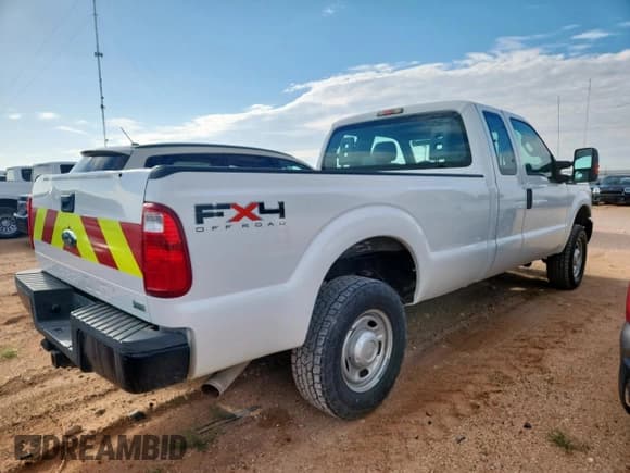 ✅ 2011 Ford F-250 XL • VIN: 1FT7X2B67BEB75472 • Lot: 61423715. Listed on Copart with 102,096 mi. Free auction sales archive from the USA and detailed vehicle history report at DreamBid. Image 3.