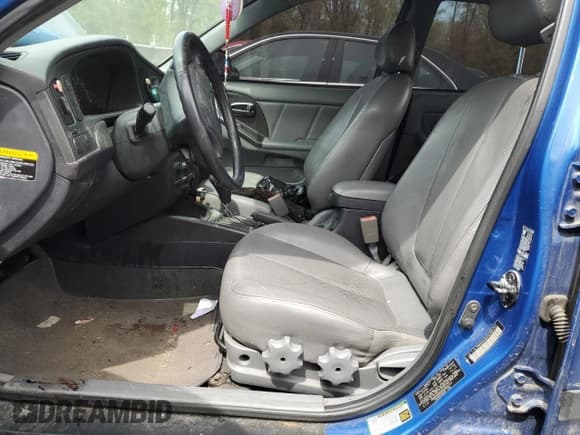 ✅ 2005 Hyundai Elantra GLS • VIN: KMHDN46D05U964713 • Lot: 53647025. Wystawiony na Copart z przebiegiem 130 903 mil. Bezpłatny archiwum sprzedaży aukcyjnych z USA i szczegółowy raport historii pojazdu na DreamBid. Zdjęcie 7.