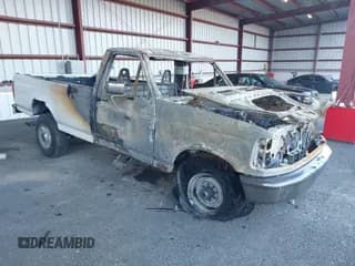 ✅ 1997 Ford F-250 • VIN: 3FTHF26H0VMA66451 • Lot: 43800991. Wystawiony na IAAI z przebiegiem 137 227 mil. Bezpłatny archiwum sprzedaży aukcyjnych z USA i szczegółowy raport historii pojazdu na DreamBid. Zdjęcie 1.