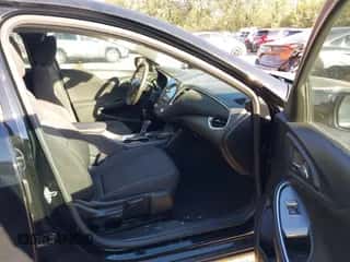 2016 Chevrolet Malibu LT z VIN 1G1ZE5STXGF281284, wystawiony jako IAAI lot #43500454 z przebiegiem 149 133 mil mil oraz . Historia ofert i sprzedaży dostępna na DreamBid. Obrazek 5.