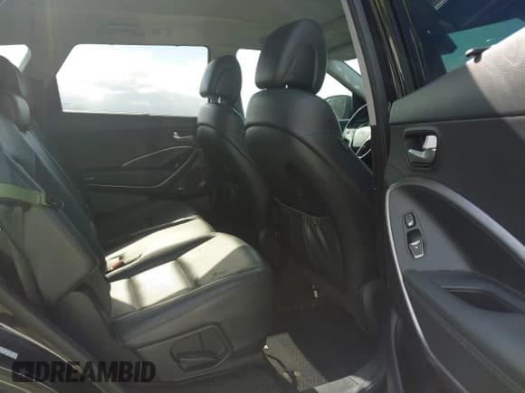 ✅ 2017 Hyundai Santa Fe Limited Ultimate • VIN: KM8SR4HF1HU171810 • Лот: 43640271. Опубликован ранее на IAAI с пробегом 148 160 миль. Бесплатный доступ к архиву аукционных продаж из США и подробный отчёт об истории автомобиля на DreamBid. Изображение 8.