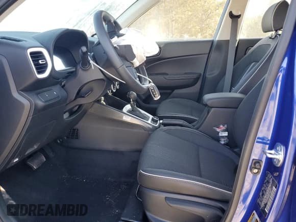 ✅ 2024 Hyundai Venue SEL • VIN: KMHRC8A30RU287203 • Lot: 78472864. Listed on Copart with 8,095 mi. Free auction sales archive from the USA and detailed vehicle history report at DreamBid. Image 7.