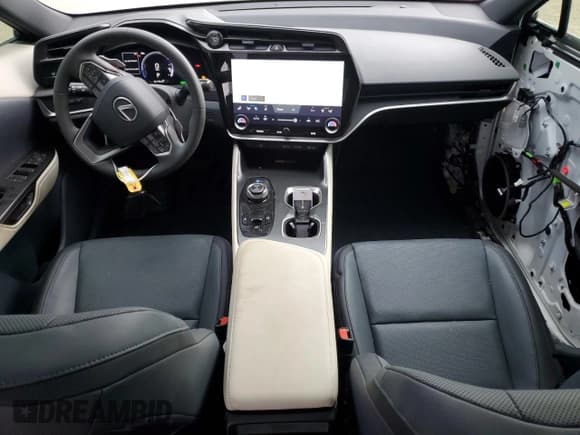 ✅ 2024 Lexus RZ 300e Premium • VIN: JTJABABB2RA006468 • Лот: 65631545. Опубликован ранее на Copart с пробегом 6 704 миль. Бесплатный доступ к архиву аукционных продаж из США и подробный отчёт об истории автомобиля на DreamBid. Изображение 8.