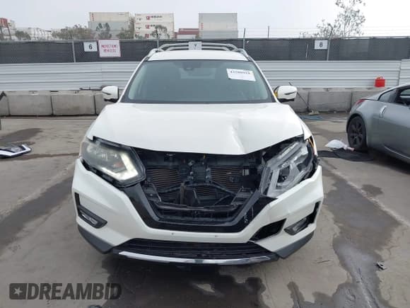 ✅ 2017 Nissan Rogue S • VIN: JN8AT2MT6HW154415 • Lot: 43588918. Wystawiony na IAAI z przebiegiem 64 445 mil. Bezpłatny archiwum sprzedaży aukcyjnych z USA i szczegółowy raport historii pojazdu na DreamBid. Zdjęcie 13.