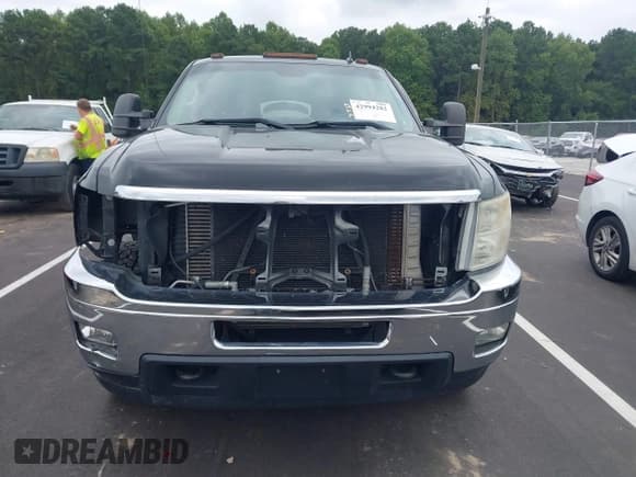 ✅ 2011 Chevrolet Silverado 2500HD LTZ • VIN: 1GC1KYC88BF151862 • Lot: 42994282. Listed on IAAI with 175,265 mi. Free auction sales archive from the USA and detailed vehicle history report at DreamBid. Image 13.