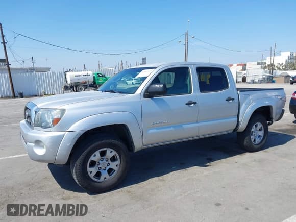 ✅ 2010 Toyota Tacoma PreRunner • VIN: 3TMJU4GN8AM092555 • Lot: 42507521. Listed on IAAI with 298,223 mi. Free auction sales archive from the USA and detailed vehicle history report at DreamBid. Image 6.