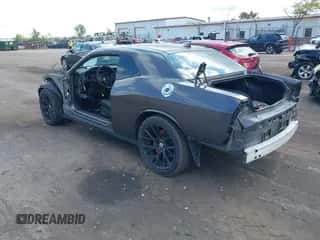 2016 Dodge Challenger SRT 392 z VIN 2C3CDZDJ5GH125157, wystawiony jako IAAI lot #43297962 z przebiegiem Nie podano mil oraz . Historia ofert i sprzedaży dostępna na DreamBid. Obrazek 3.