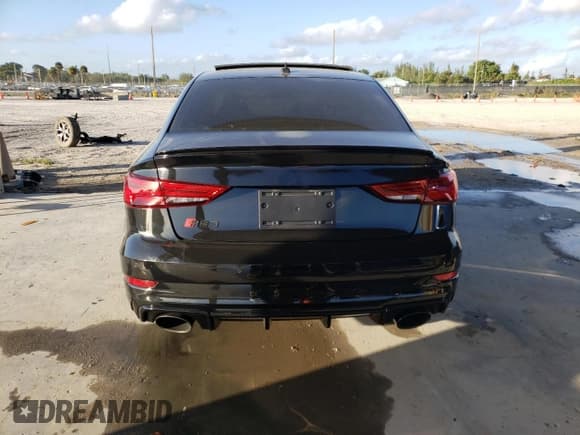 ✅ 2018 Audi RS 3 • VIN: WUABWGFF3J1900899 • Lot: 38448223. Wystawiony na Copart z przebiegiem Nie podano. Bezpłatny archiwum sprzedaży aukcyjnych z USA i szczegółowy raport historii pojazdu na DreamBid. Zdjęcie 6.