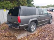 ✅ 1999 Chevrolet Suburban • VIN: 3GNFK16R9XG147947 • Lot: 43211972. Wystawiony na IAAI z przebiegiem 63 492 mil. Bezpłatny archiwum sprzedaży aukcyjnych z USA i szczegółowy raport historii pojazdu na DreamBid. Zdjęcie 4.