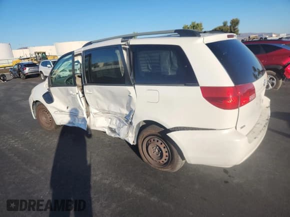 ✅ 2004 Toyota Sienna LE • VIN: 5TDZA23C84S096422 • Lot: 87257405. Listed on Copart with 187,912 mi. Free auction sales archive from the USA and detailed vehicle history report at DreamBid. Image 2.