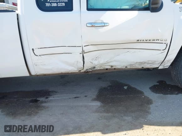 ✅ 2011 Chevrolet Silverado 1500 LT • VIN: 1GCRCSE09BZ447377 • Lot: 43287288. Listed on IAAI with 127,184 mi. Free auction sales archive from the USA and detailed vehicle history report at DreamBid. Image 6.