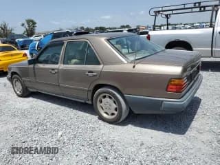 ✅ 1987 Mercedes-Benz 260 • VIN: WDBEA26D5HA535029 • Лот: 59921725. Опубликован ранее на Copart с пробегом 214 945 миль. Бесплатный доступ к архиву аукционных продаж из США и подробный отчёт об истории автомобиля на DreamBid. Изображение 2.