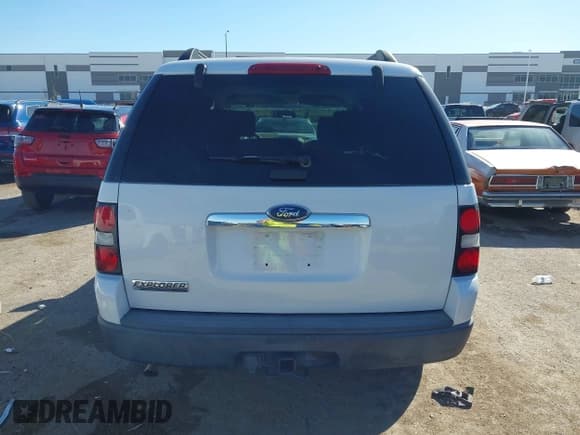 ✅ 2007 Ford Explorer XLT • VIN: 1FMEU73E07UB39148 • Lot: 43593296. Wystawiony na IAAI z przebiegiem 83 470 mil. Bezpłatny archiwum sprzedaży aukcyjnych z USA i szczegółowy raport historii pojazdu na DreamBid. Zdjęcie 16.