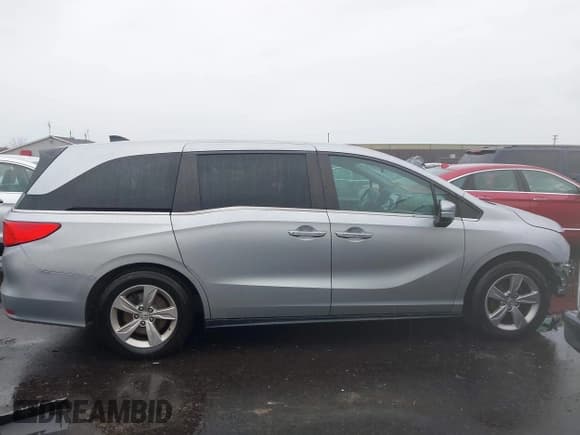 ✅ 2018 Honda Odyssey EX • VIN: 5FNRL6H52JB097836 • Лот: 43784526. Опубликован ранее на IAAI с пробегом 334 452 миль. Бесплатный доступ к архиву аукционных продаж из США и подробный отчёт об истории автомобиля на DreamBid. Изображение 14.