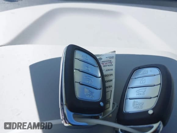 ✅ 2020 Hyundai Ioniq Blue • VIN: KMHC65LC4LU212634 • Lot: 41784149. Wystawiony na IAAI z przebiegiem 124 742 mil. Bezpłatny archiwum sprzedaży aukcyjnych z USA i szczegółowy raport historii pojazdu na DreamBid. Zdjęcie 11.