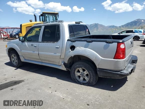 ✅ 2005 Ford Explorer Sport Trac XLS • VIN: 1FMZU77K25UA07118 • Lot: 54267095. Wystawiony na Copart z przebiegiem 170 197 mil. Bezpłatny archiwum sprzedaży aukcyjnych z USA i szczegółowy raport historii pojazdu na DreamBid. Zdjęcie 2.