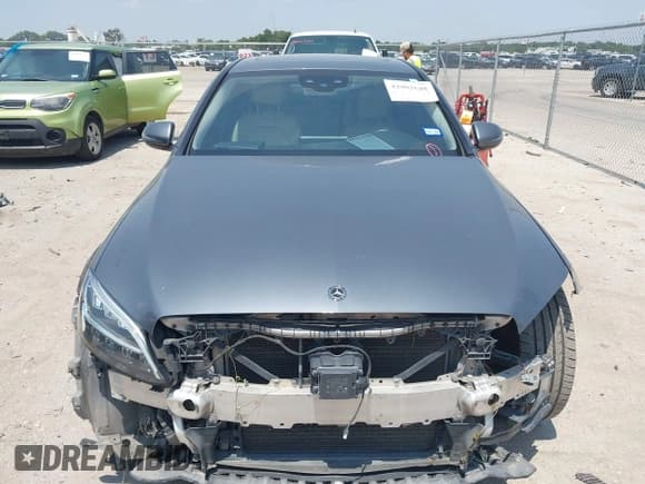 ✅ 2019 Mercedes-Benz C 300 • VIN: 55SWF8DB8KU292891 • Лот: 42902648. Опубликован ранее на IAAI с пробегом 104 221 миль. Бесплатный доступ к архиву аукционных продаж из США и подробный отчёт об истории автомобиля на DreamBid. Изображение 12.