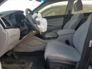 ✅ 2019 Hyundai Tucson Value • VIN: KM8J33A44KU004154 • Лот: 89741205. Опубликован ранее на Copart с пробегом 30 034 миль. Бесплатный доступ к архиву аукционных продаж из США и подробный отчёт об истории автомобиля на DreamBid. Изображение 7.