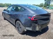 ✅ 2024 Tesla Model 3 • VIN: 5YJ3E1EA4RF767337 • Lot: 42810673. Wystawiony na IAAI z przebiegiem 20 256 mil. Bezpłatny archiwum sprzedaży aukcyjnych z USA i szczegółowy raport historii pojazdu na DreamBid. Zdjęcie 3.