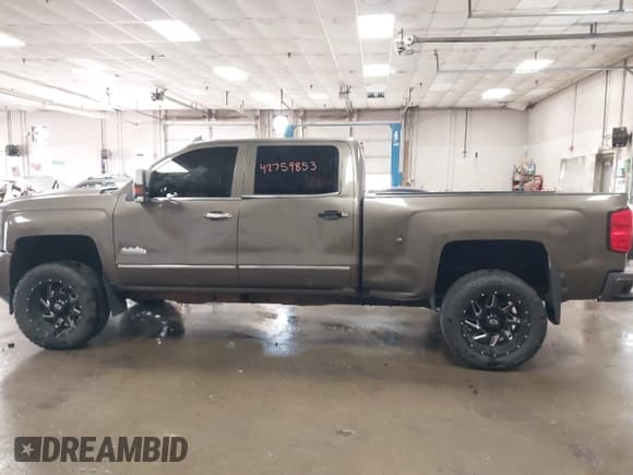 ✅ 2018 Chevrolet Silverado 2500HD High Country • VIN: 1GC1KXEY7JF102223 • Лот: 42759853. Опубликован ранее на IAAI с пробегом 89 061 миль. Бесплатный доступ к архиву аукционных продаж из США и подробный отчёт об истории автомобиля на DreamBid. Изображение 14.