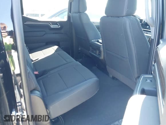 ✅ 2024 Chevrolet Silverado 1500 RST • VIN: 1GCUDEE82RZ343368 • Lot: 41853257. Listed on IAAI with 11,410 mi. Free auction sales archive from the USA and detailed vehicle history report at DreamBid. Image 8.