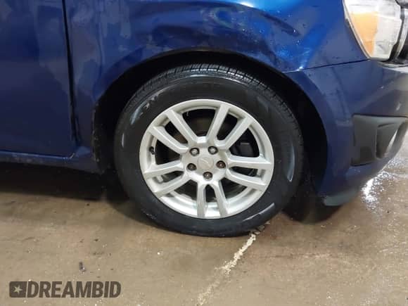 2013 Chevrolet Sonic LT with VIN 1G1JD6SH6D4176685, listed as a IAAI auction lot 42675002 with 179,279 mi miles and . Bid and sale history available at DreamBid. Image 6.