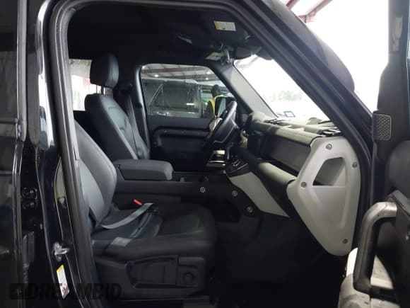 ✅ 2023 Land Rover Defender S • VIN: SALEJ7EX6P2137517 • Lot: 41502561. Wystawiony na IAAI z przebiegiem 13 998 mil. Bezpłatny archiwum sprzedaży aukcyjnych z USA i szczegółowy raport historii pojazdu na DreamBid. Zdjęcie 5.