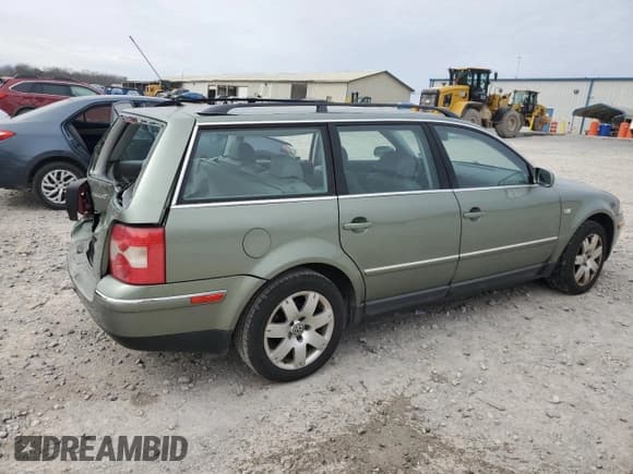 ✅ 2002 Volkswagen Passat GLX • VIN: WVWWH63B02E376187 • Lot: 45868925. Wystawiony na Copart z przebiegiem 134 181 mil. Bezpłatny archiwum sprzedaży aukcyjnych z USA i szczegółowy raport historii pojazdu na DreamBid. Zdjęcie 3.