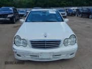 ✅ 2005 Mercedes-Benz C 230 Kompressor • VIN: WDBRF40J35F721079 • Lot: 42603785. Wystawiony na IAAI z przebiegiem 160 392 mil. Bezpłatny archiwum sprzedaży aukcyjnych z USA i szczegółowy raport historii pojazdu na DreamBid. Zdjęcie 6.