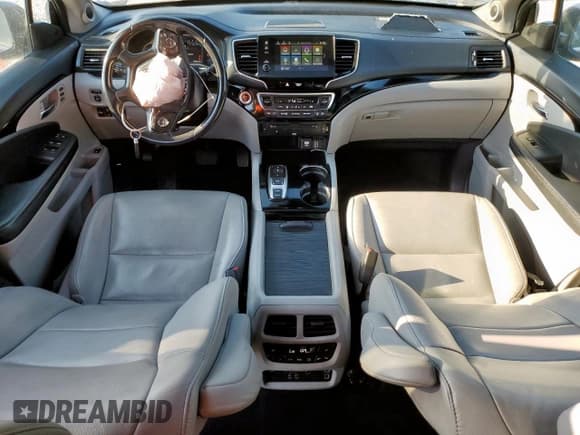 ✅ 2019 Honda Pilot Touring 8-Passenger • VIN: 5FNYF5H98KB032524 • Lot: 71437105. Listed on Copart with 60,652 mi. Free auction sales archive from the USA and detailed vehicle history report at DreamBid. Image 8.
