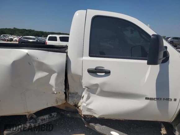✅ 2007 Chevrolet Silverado 2500HD 1LT • VIN: 1GCHK24667E575899 • Lot: 65538014. Wystawiony na Copart z przebiegiem 296 144 mil. Bezpłatny archiwum sprzedaży aukcyjnych z USA i szczegółowy raport historii pojazdu na DreamBid. Zdjęcie 11.