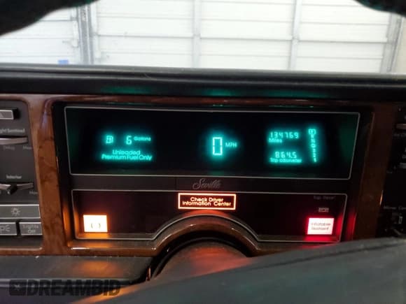 ✅ 1991 Cadillac Seville • VIN: 1G6KS53B2MU809384 • Lot: 77185134. Wystawiony na Copart z przebiegiem 134 769 mil. Bezpłatny archiwum sprzedaży aukcyjnych z USA i szczegółowy raport historii pojazdu na DreamBid. Zdjęcie 9.