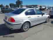 2001 BMW 3 Series 330i с VIN WBAAV53421JS91417, выставлен на аукционе IAAI как лот 43567041 с пробегом 273 858 миль миль и . История ставок и продаж доступна на DreamBid. Изображение 4.