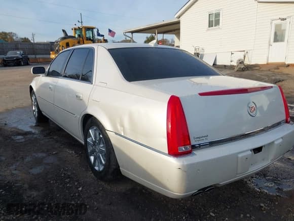 ✅ 2010 Cadillac DTS 1SD • VIN: 1G6KH5EY1AU130234 • Lot: 43744337. Listed on IAAI with 120,459 mi. Free auction sales archive from the USA and detailed vehicle history report at DreamBid. Image 3.