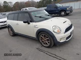 ✅ 2008 MINI Clubman S • VIN: WMWMM33588TP87351 • Lot: 43866687. Wystawiony na IAAI z przebiegiem 143 870 mil. Bezpłatny archiwum sprzedaży aukcyjnych z USA i szczegółowy raport historii pojazdu na DreamBid. Zdjęcie 1.