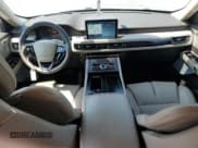 ✅ 2021 Lincoln Aviator Reserve • VIN: 5LM5J7XC2MGL12368 • Lot: 80860235. Wystawiony na Copart z przebiegiem 50 869 mil. Bezpłatny archiwum sprzedaży aukcyjnych z USA i szczegółowy raport historii pojazdu na DreamBid. Zdjęcie 8.