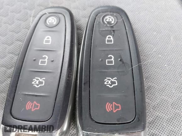 ✅ 2019 Ford Escape SE • VIN: 1FMCU9GD7KUB83970 • Lot: 43158648. Wystawiony na IAAI z przebiegiem 62 216 mil. Bezpłatny archiwum sprzedaży aukcyjnych z USA i szczegółowy raport historii pojazdu na DreamBid. Zdjęcie 11.