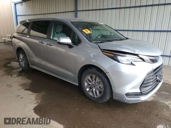 ✅ 2025 Toyota Sienna LE • VIN: 5TDKSKFC9SS202125 • Lot: 81468155. Listed on Copart with 2,109 mi. Free auction sales archive from the USA and detailed vehicle history report at DreamBid. Image 4.