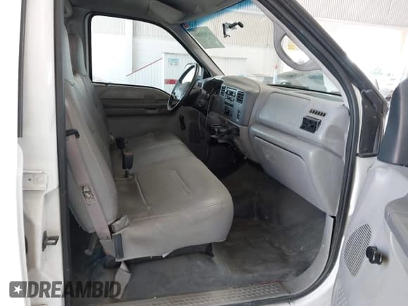 ✅ 2001 Ford F-350 XL • VIN: 3FTSW30F51MA75448 • Lot: 42918964. Listed on IAAI with 228,708 mi. Free auction sales archive from the USA and detailed vehicle history report at DreamBid. Image 5.