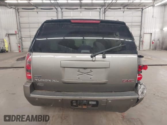 ✅ 2012 GMC Yukon XL Denali • VIN: 1GKS2MEF0CR175134 • Lot: 43381717. Listed on IAAI with Not provided. Free auction sales archive from the USA and detailed vehicle history report at DreamBid. Image 17.